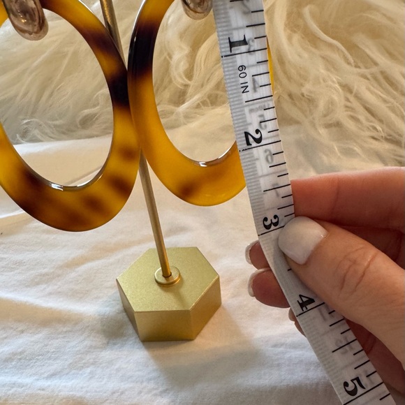 Tortoise Shell Hoop Earrings - Picture 4 of 4